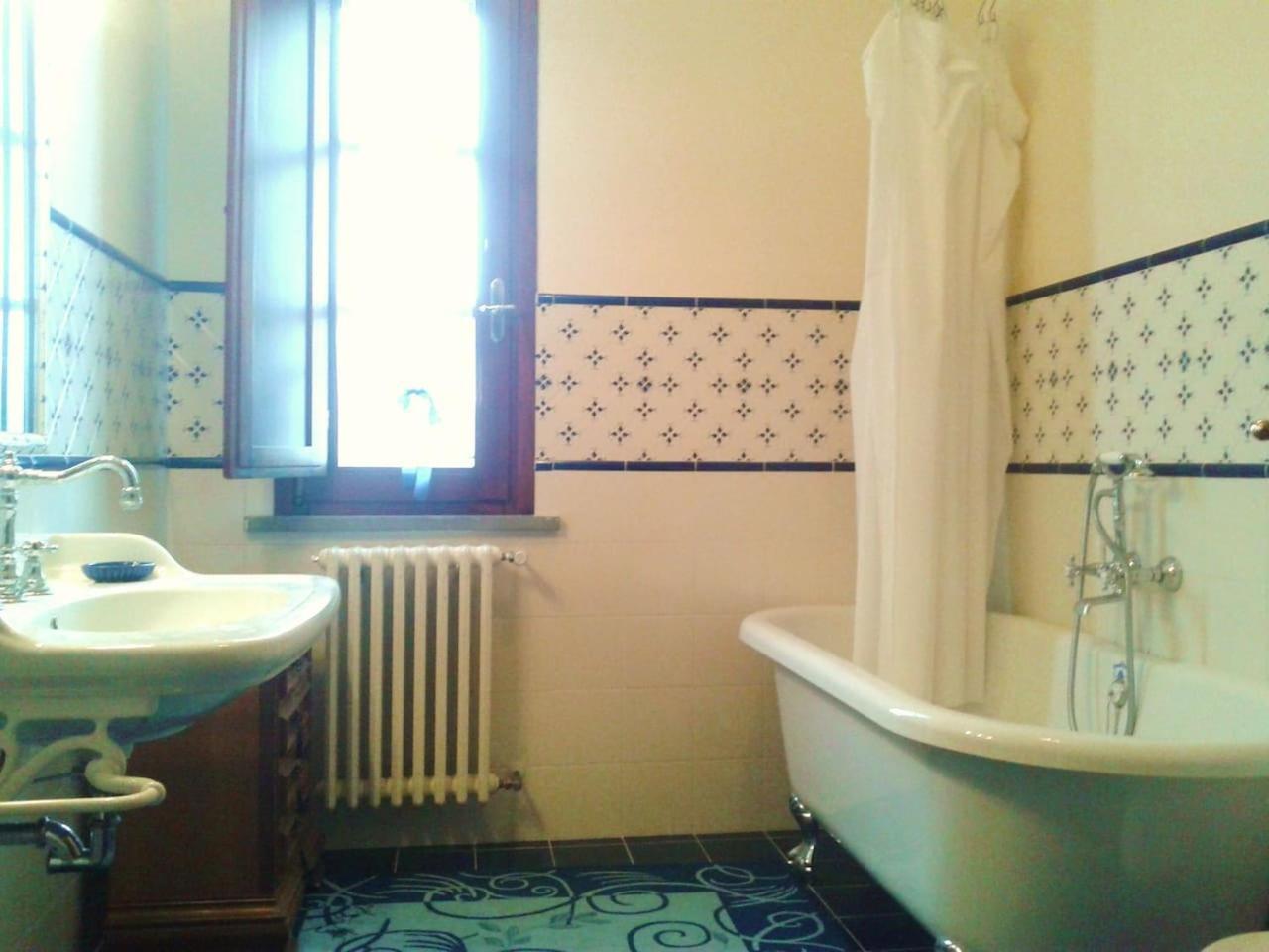 Villa In Campagna Costa Al Bagno 몬토폴리 인 발 다르노 외부 사진