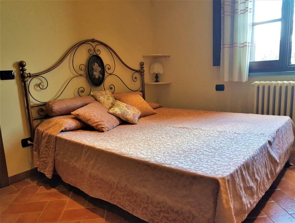 Villa In Campagna Costa Al Bagno 몬토폴리 인 발 다르노 외부 사진
